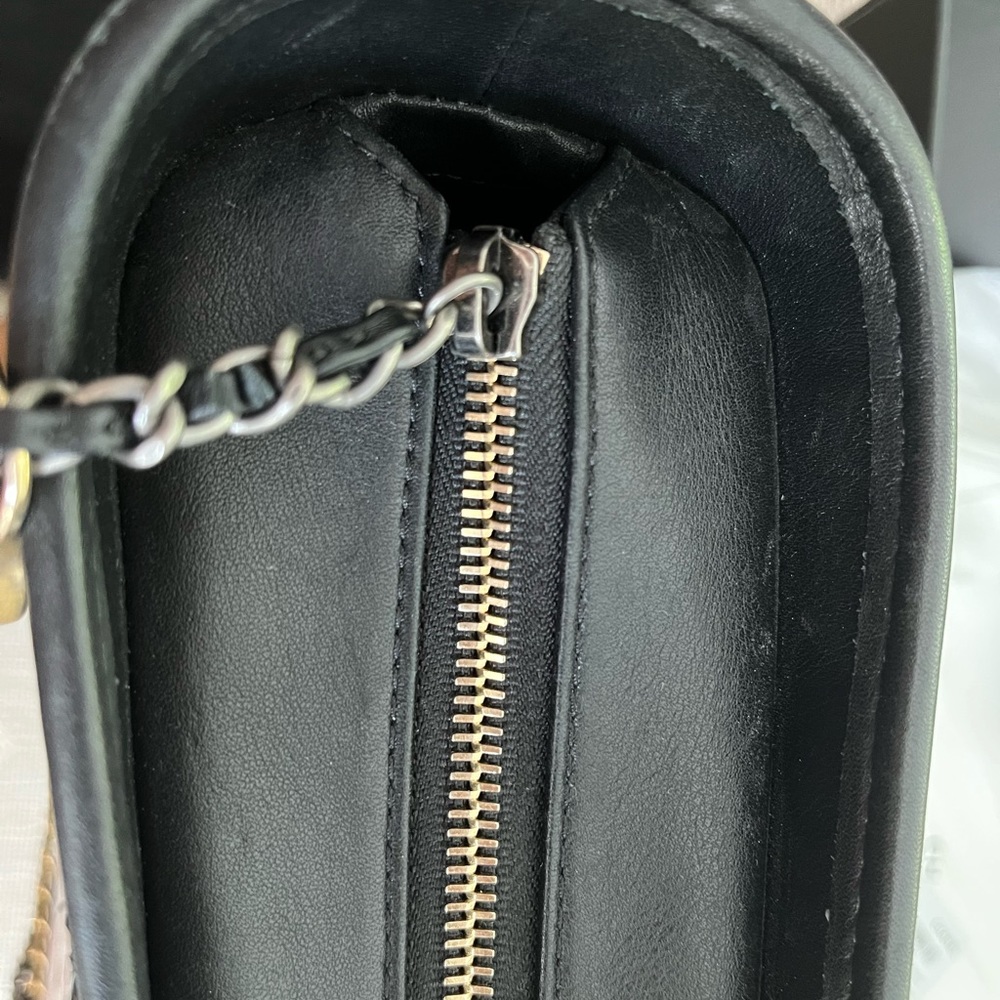 Chanel 18 C Gabrielle Bag in Python - Picture 4 of 14